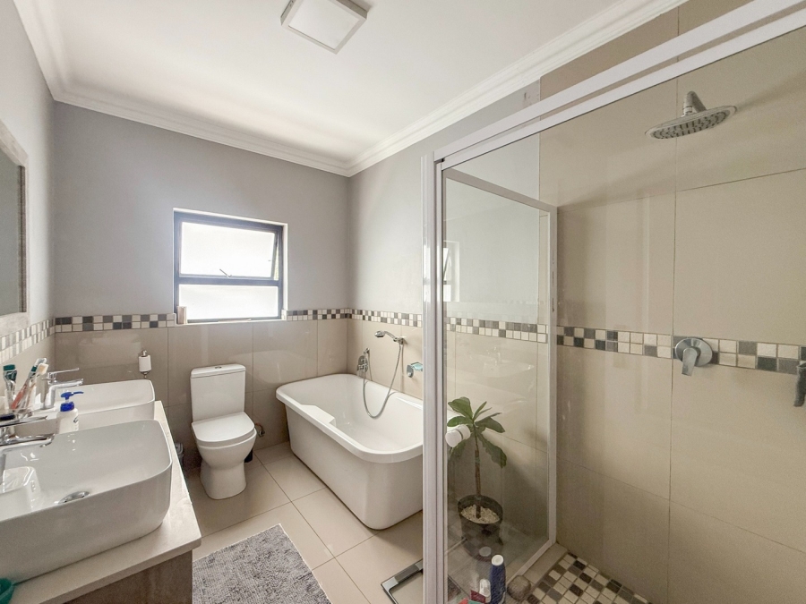 4 Bedroom Property for Sale in Melodie North West